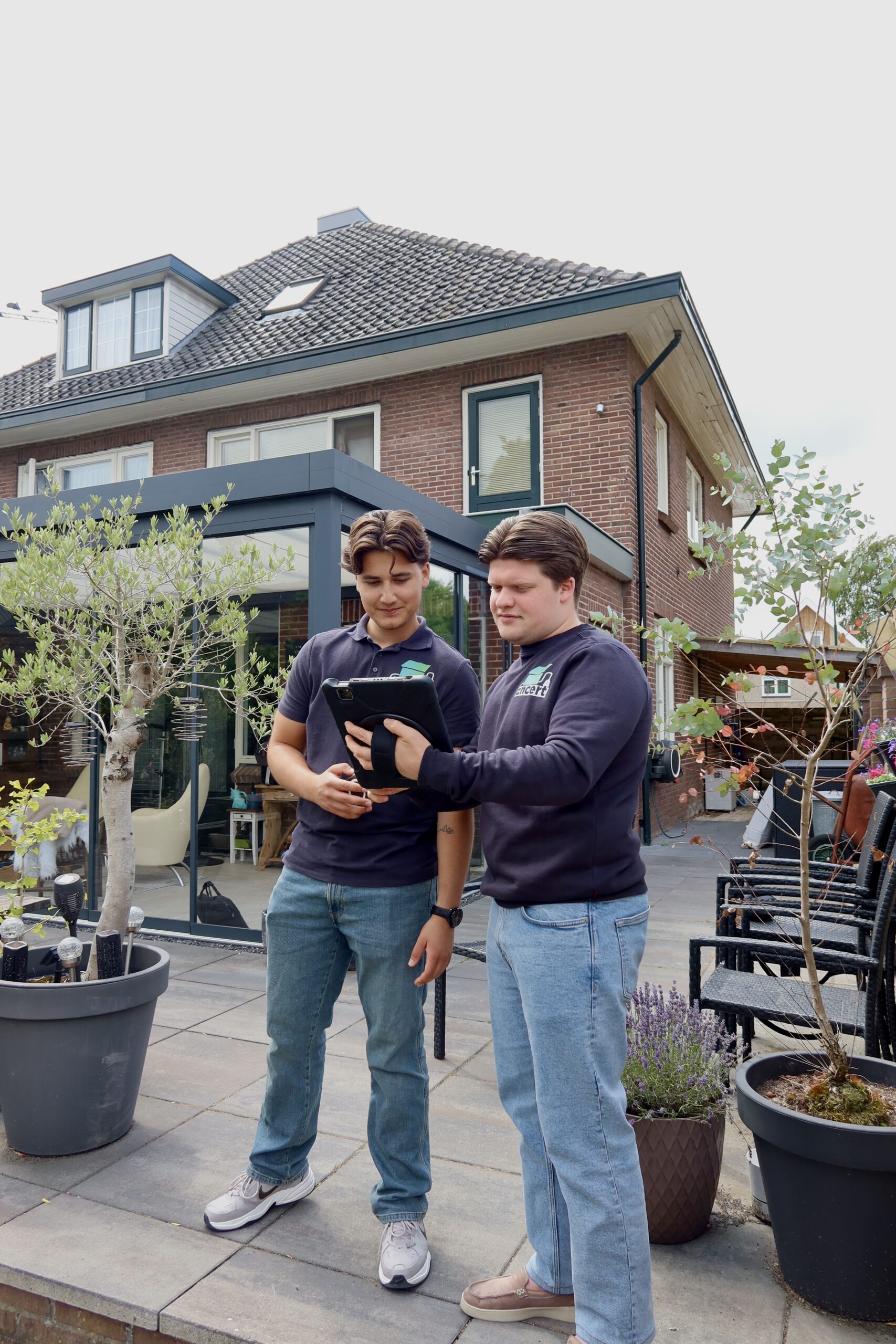 Woning aan de buitenzijde tijdens een fotoshoot